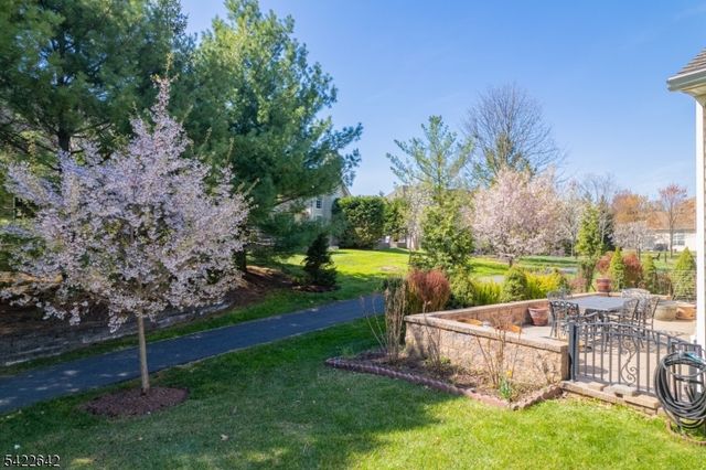 10 Ginkgo Ct, Franklin Twp., NJ 08873