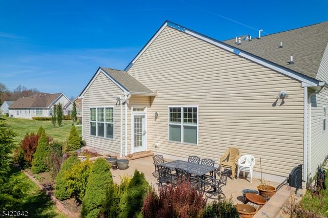 10 Ginkgo Ct, Franklin Twp., NJ 08873