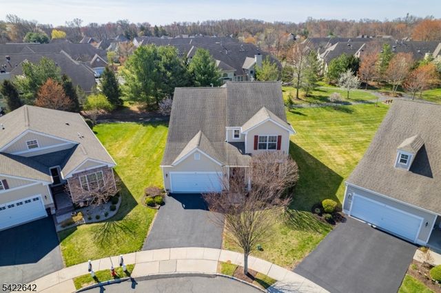 10 Ginkgo Ct, Franklin Twp., NJ 08873