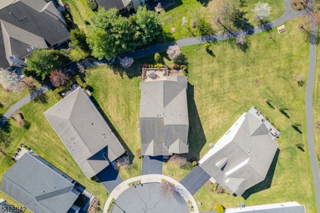 10 Ginkgo Ct, Franklin Twp., NJ 08873