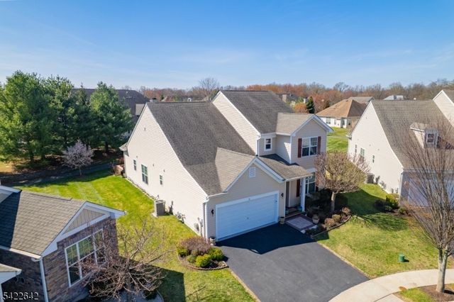 10 Ginkgo Ct, Franklin Twp., NJ 08873