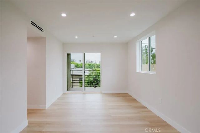 8915 Wakefield Avenue, Panorama City, CA 91402