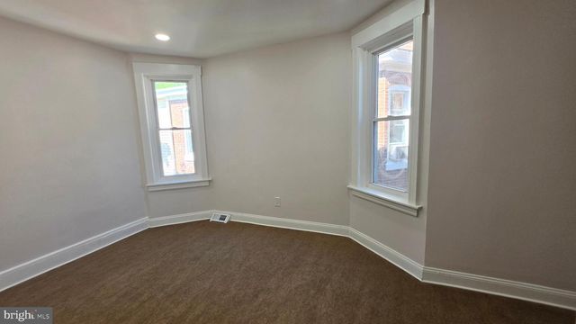 221 HIGHLAND AVE, Trenton, NJ 08618