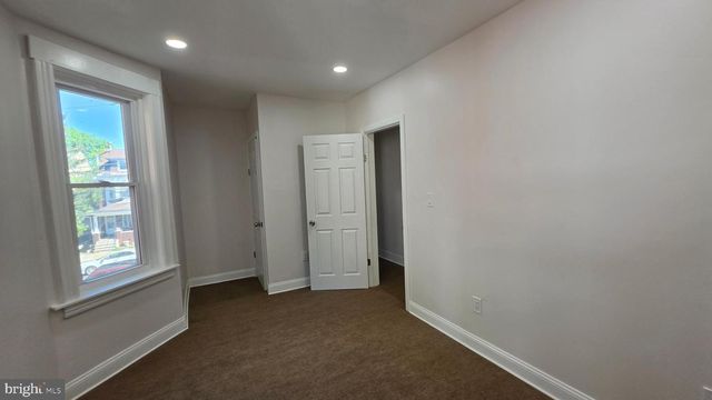 221 HIGHLAND AVE, Trenton, NJ 08618