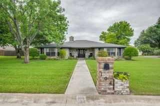104 Brookview Drive, Decatur, TX 76234
