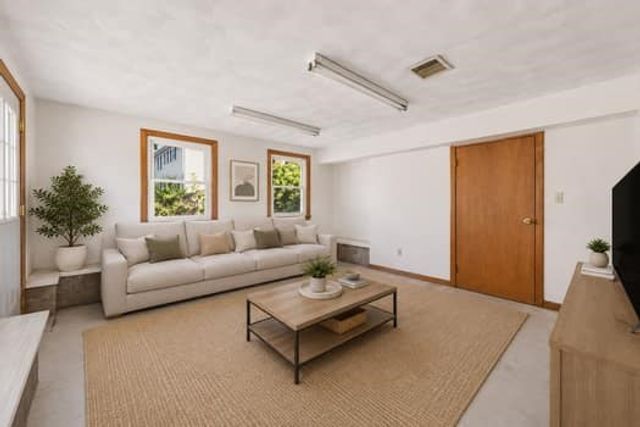 52 Elliott St., Melrose, MA 02176
