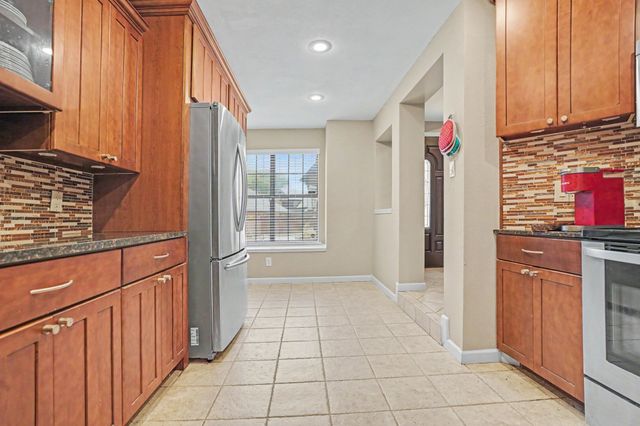406 Santa Fe Trail 46, Irving, TX 75063