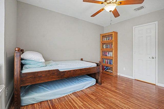 406 Santa Fe Trail 46, Irving, TX 75063