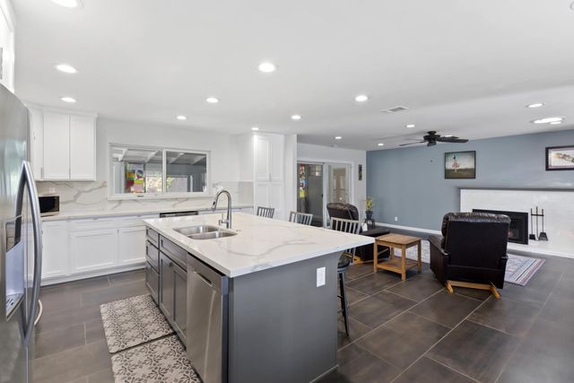 4823 Schuyler Dr, Carmichael, CA 95608