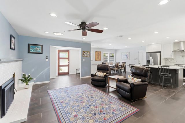 4823 Schuyler Dr, Carmichael, CA 95608