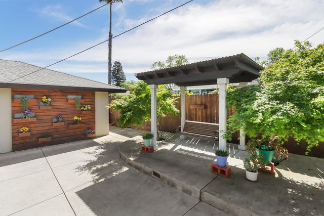 4823 Schuyler Dr, Carmichael, CA 95608