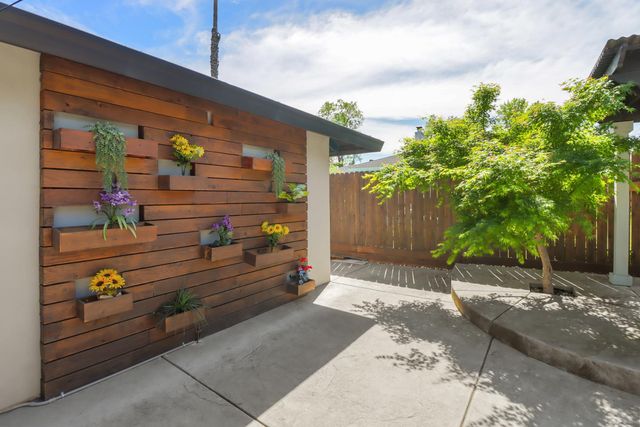 4823 Schuyler Dr, Carmichael, CA 95608