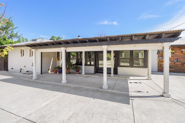 4823 Schuyler Dr, Carmichael, CA 95608