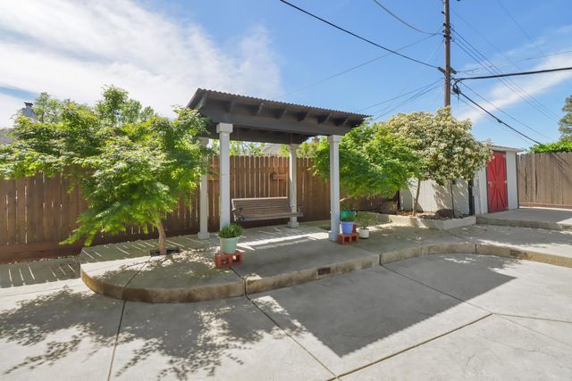 4823 Schuyler Dr, Carmichael, CA 95608