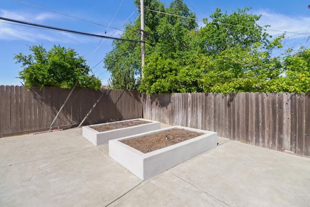 4823 Schuyler Dr, Carmichael, CA 95608