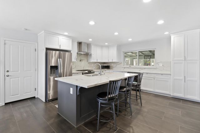 4823 Schuyler Dr, Carmichael, CA 95608