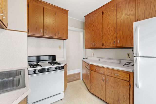 2196 Eleanor Avenue, Saint Paul, MN 55116