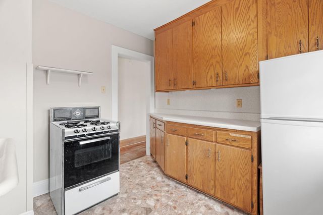 2196 Eleanor Avenue, Saint Paul, MN 55116