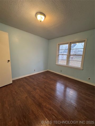 702 S 5th, Davis, OK 73030