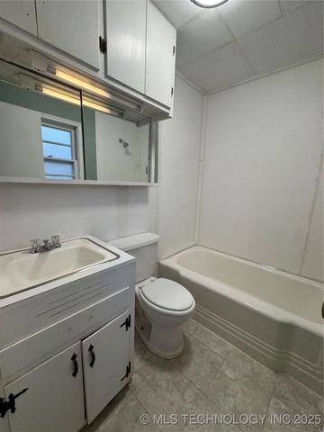 702 S 5th, Davis, OK 73030