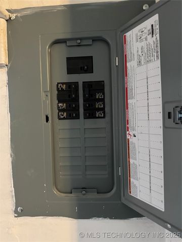 702 S 5th, Davis, OK 73030