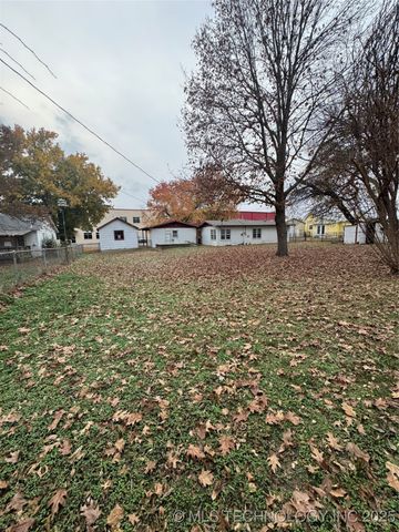 702 S 5th, Davis, OK 73030