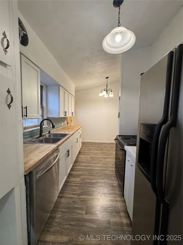 702 S 5th, Davis, OK 73030