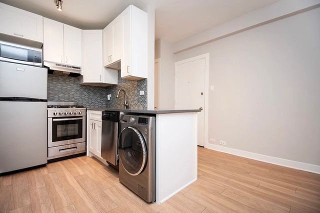 511 W Belmont Avenue 23, Chicago, IL 60657