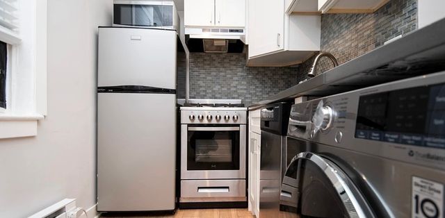 511 W Belmont Avenue 23, Chicago, IL 60657