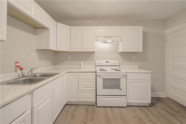 3428 Park Avenue, Kansas City, MO 64109