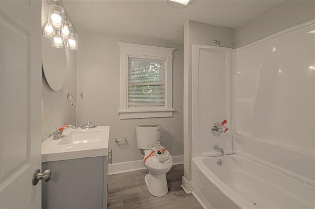 3428 Park Avenue, Kansas City, MO 64109