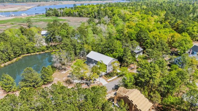 60 Madison Dr., Georgetown, SC 29440