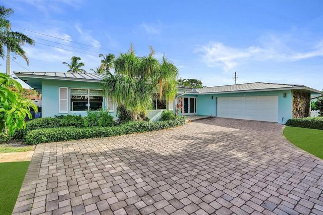 10 Minnetonka Road, Sea Ranch Lakes, FL 33308