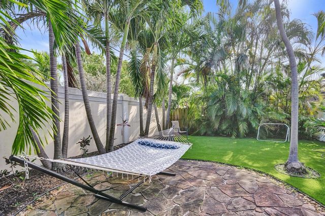 10 Minnetonka Road, Sea Ranch Lakes, FL 33308
