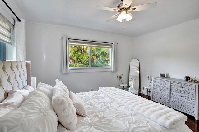 10 Minnetonka Road, Sea Ranch Lakes, FL 33308