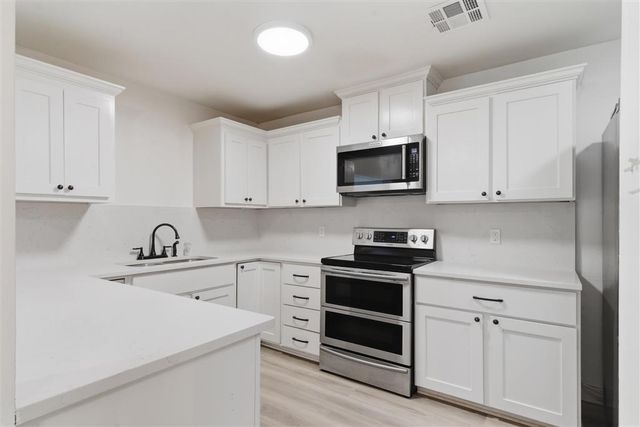 6624 Meadow Ridge Lane, Lake Charles, LA 70605