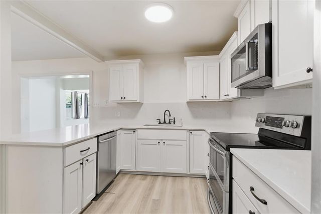 6624 Meadow Ridge Lane, Lake Charles, LA 70605