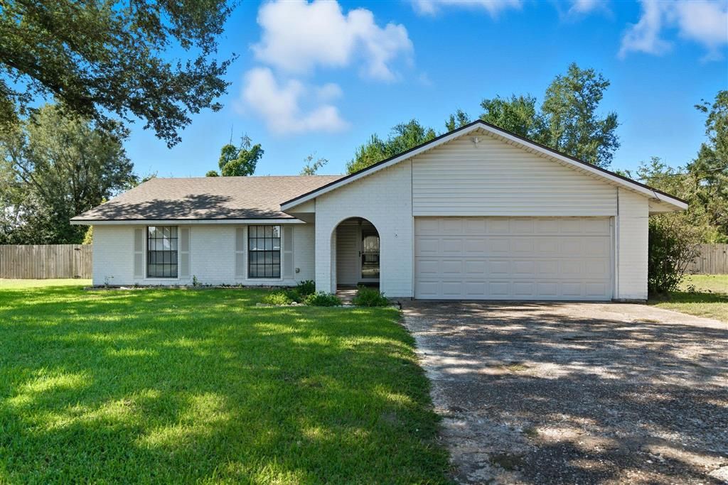 6624 Meadow Ridge Lane, Lake Charles, LA 70605