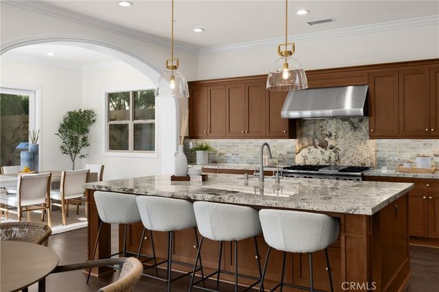 77 Clifford, Irvine, CA 92618