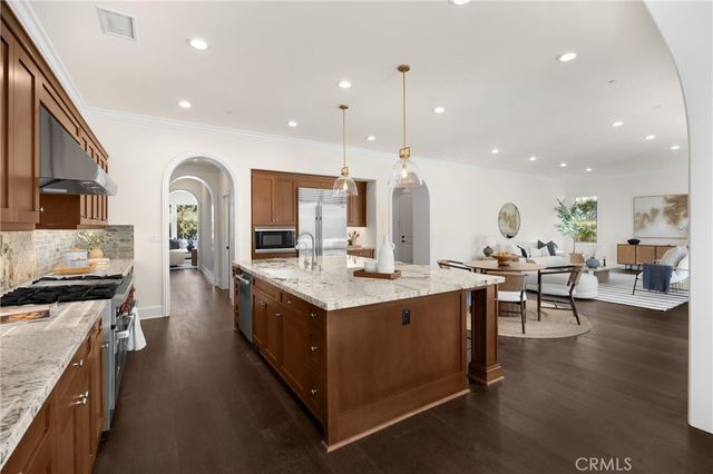 77 Clifford, Irvine, CA 92618