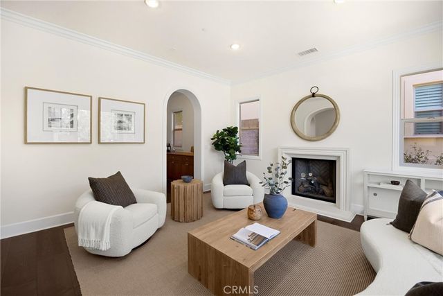 77 Clifford, Irvine, CA 92618