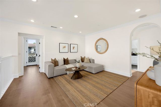 77 Clifford, Irvine, CA 92618