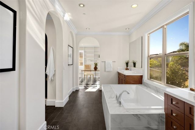 77 Clifford, Irvine, CA 92618