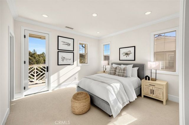 77 Clifford, Irvine, CA 92618