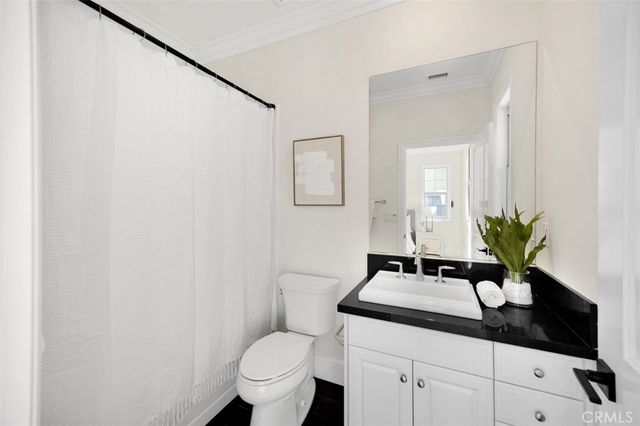 77 Clifford, Irvine, CA 92618