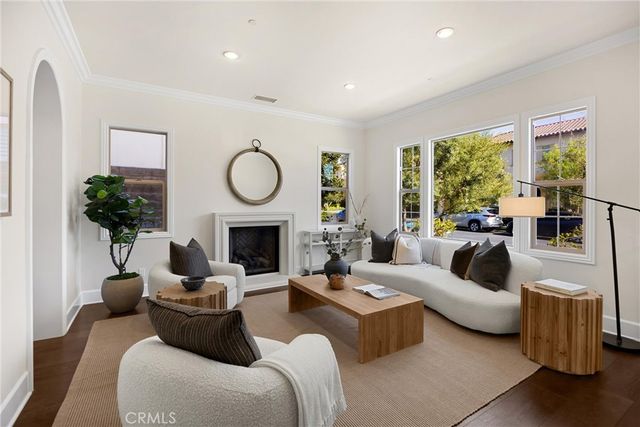 77 Clifford, Irvine, CA 92618