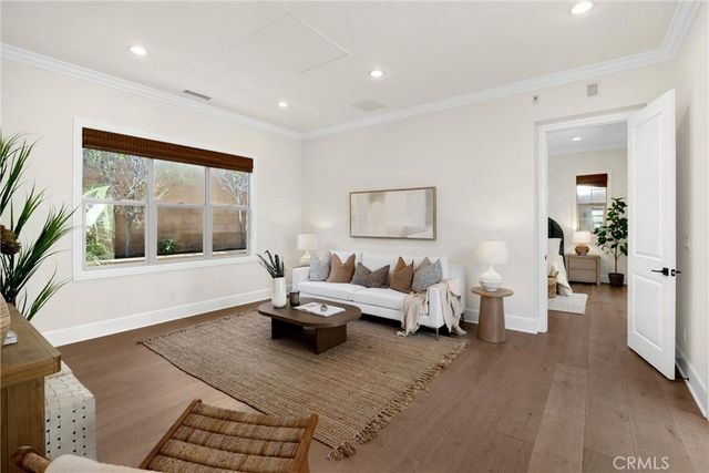 77 Clifford, Irvine, CA 92618