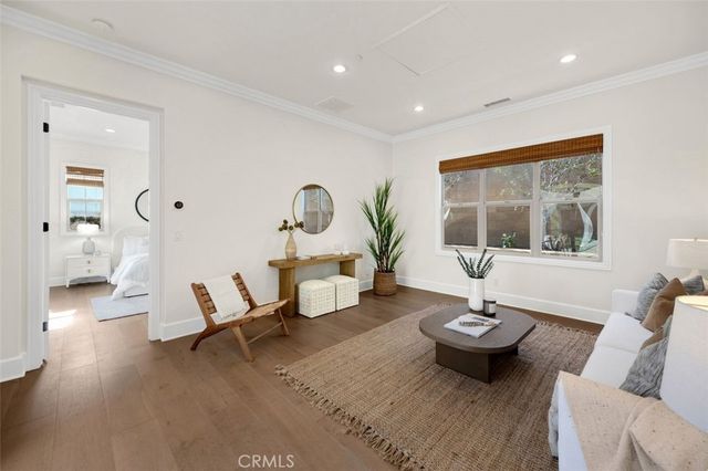 77 Clifford, Irvine, CA 92618