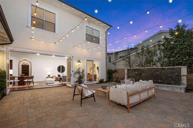 77 Clifford, Irvine, CA 92618