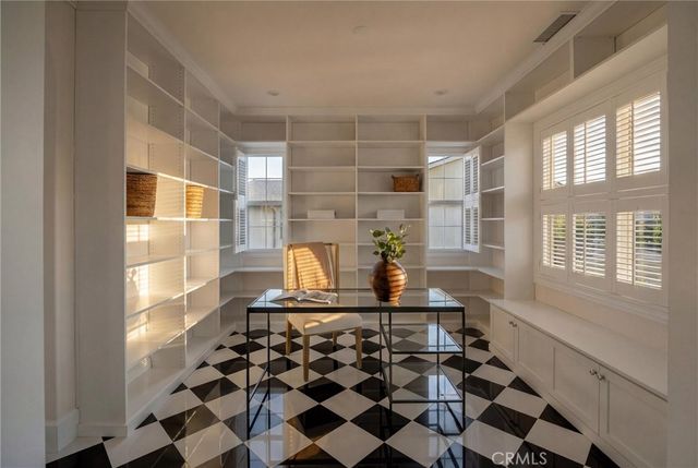 77 Clifford, Irvine, CA 92618